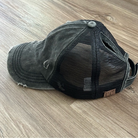 C.C Exclusive Charcoal Gray NLACK Acid Wash Distressed PonyTail Trucker Hat OS - Picture 6 of 8